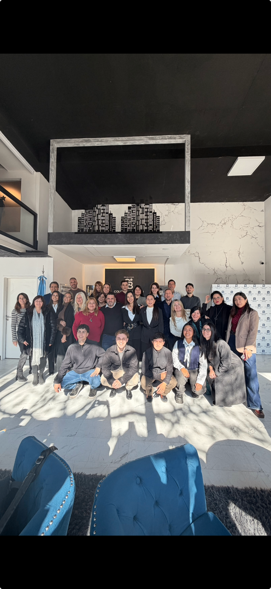 Foto grupal al finalizar la capacitación en Coldwell Banker Grupo Élite