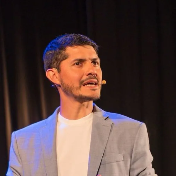 Gastón Parra