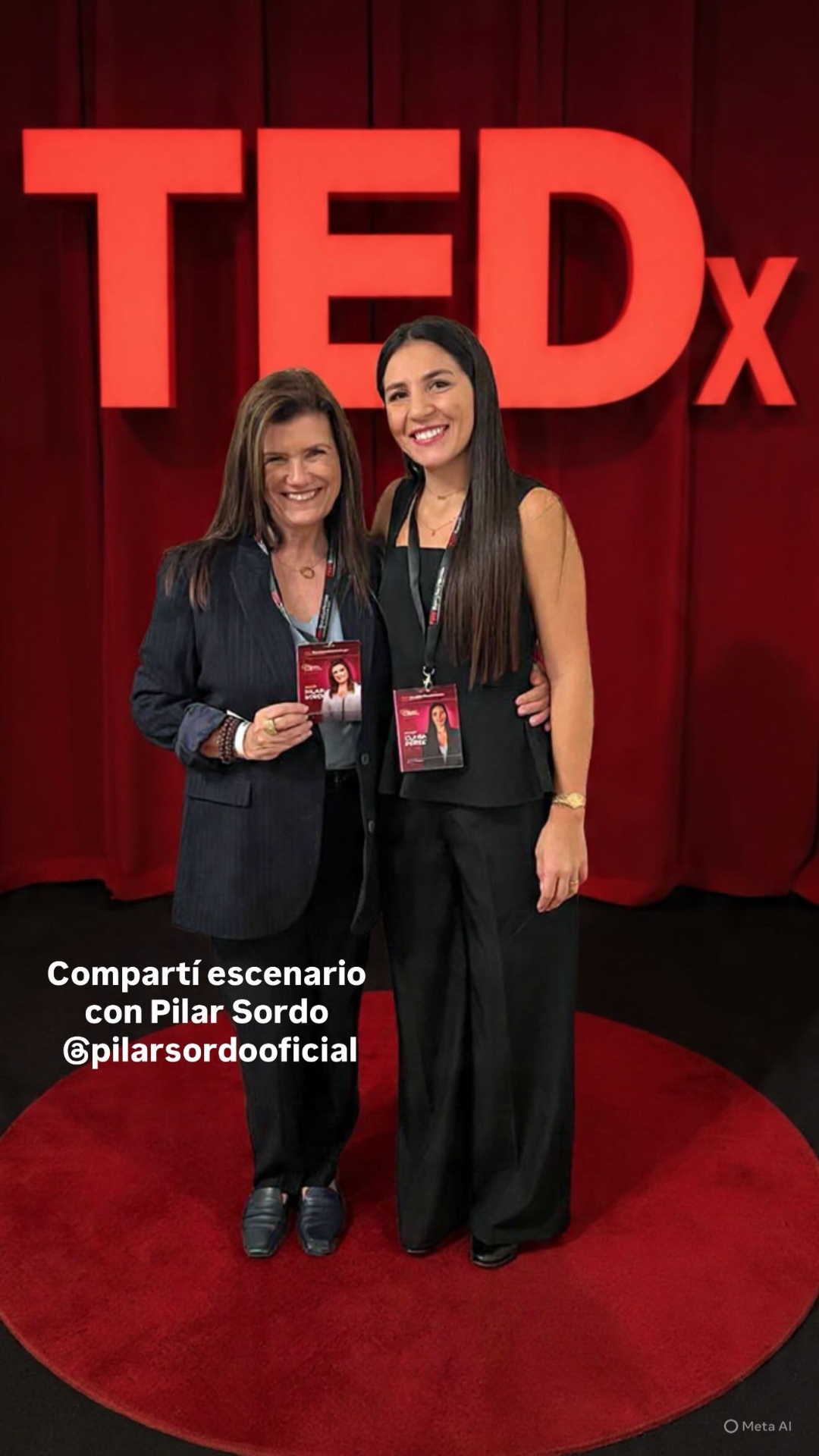 Clara Pérez junto a Pilar Sordo en el escenario de TEDx